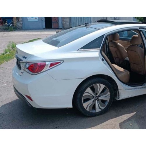 Четверть крыло задняя правая Hyundai Sonata Hybrid 10-15 YF США купить на разборке в Киеве в Одессе 702004RA00, 70200-4RA00