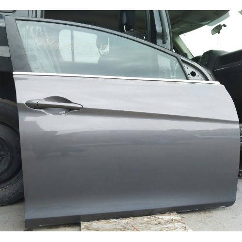 Дверь передняя правая голая Hyundai Sonata 10-14 YF США, 760043S000