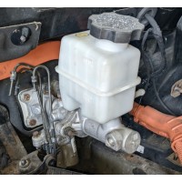 Главный тормозной цилиндр с бачком Hyundai Sonata Hybrid 10-15 США 585004R101 58500-4R101 купить на разборке в Киеве в Виннице в Одессе доставка в другие города 