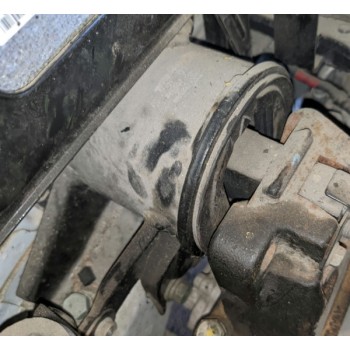Подушка двигателя левая Hyundai Sonata Hybrid 10-15 США 218304R000 21830-4R000 купить на разборке в Киеве в Виннице в Одессе доставка в другие города 