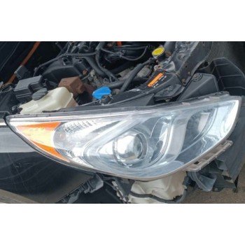 Фара передняя правая Hyundai Sonata Hybrid 10-15 YF США 921024R050 купить с разборки в Киеве в Виннице в Одессе доставка в другие города Фара передняя правая Hyundai Sonata Hybrid 10-15 YF США 921024R050 купить с разборки в Киеве в Виннице в Одессе доставка в другие города