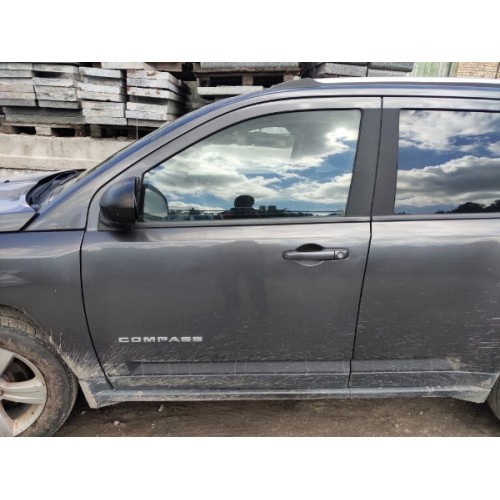 Молдинг дверь стекло центральный перед левый Jeep Compass 11-16 USA 05074715AI, 5074715AI купить на разборке в Киеве в Виннице в Одессе