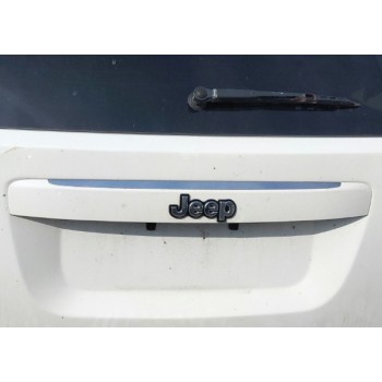 Молдинг двери багажника с хромом Jeep Compass 11-16 USA с подсветкой номера и ручкой 5LV00DX8AC купить на разборке в Киеве в Одессе в Виннице отправка в другие города