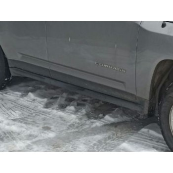 Накладка двери нижняя передняя правая Jeep Compass 11-16 USA 05182562AB 5182562AB купить на разборке в Киеве в Одессе в Виннице отправляем в другие города