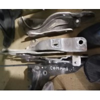 Петля капота левая Jeep Compass 11-16 USA 68086321AA купить на разборке в Киеве в Виннице в Одессе отправляем в другие города