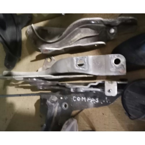Петля капота левая Jeep Compass 11-16 USA 68086321AA купить на разборке в Киеве в Одессе в Виннице