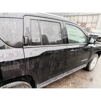 Молдинг дверь стекло центральный задний правый Jeep Compass 11-16 USA 05074652AJ 5074652AJ купить на разборке в Киеве в Виннице в Одессе отправляем в другие города