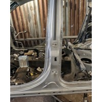 Стойка кузова центральная левая Jeep Compass 11-16 USA 68001971AF 68001971AD 68001971AC купить на разборке в Киеве в Одессе в Виннице отправляем в другие города