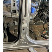 Стойка кузова центральная правая Jeep Compass 11-16 USA 68001970AF 68001970AD 68001970AC купить на разборке в Киеве в Одессе в Виннице отправляем в другие города
