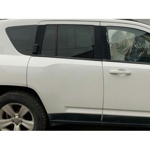 Молдинг дверь стекло центральный задний правый Jeep Compass 11-16 USA 05074652AB, 5074652AB купить на разборке в Киеве в Виннице в Одессе