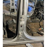 Стойка кузова центральная правая Jeep Compass 11-16 USA 68001970AF 68001970AD 68001970AC купить на разборке в Киеве в Одессе в Виннице отправляем в другие города