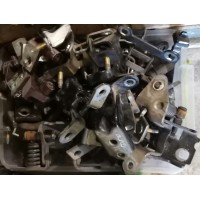 Петля двери верхняя перед правая Jeep Patriot 11-17 USA 05074256AB 5074256AB купить на разборке в Киеве в Виннице в Одессе отправляем в другие города