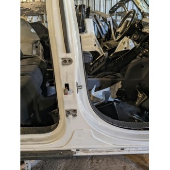 Стойка кузова центральная правая Jeep Patriot 11-17 USA 68019176AB 68019176AA купить на разборке в Киеве в Одессе в Виннице отправляем в другие города