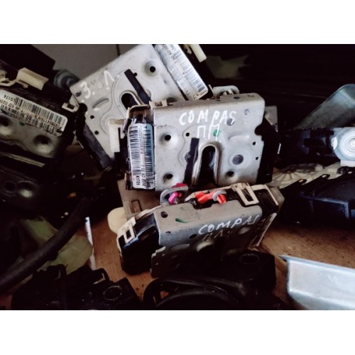 Замок двери передней правой Jeep Compass 11-16 USA 04589422AI, 4589422AI купить на разборке в Киеве в Одессе в Виннице Замок двери передней правой Jeep Compass 11-16 USA 04589422AI, 4589422AI купить на разборке в Киеве в Одессе в Виннице