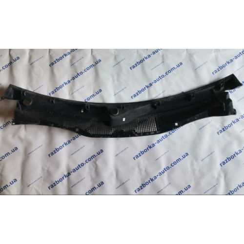 Накладка дворников, жабо Jeep Patriot 11-17 USA 04879446AE, 4879446AE купить на разборке в Киеве в Одессе в Виннице