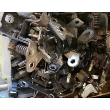 Петля двери нижняя перед левая Jeep Patriot USA 05115713AK 5115713AK купить на разборке в Киеве в Виннице в Одессе отправляем в другие города