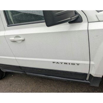 Дверь передняя правая белая голая Jeep Patriot 11-17 USA 68079390AD 068079390AD купить на разборке в Киеве в Одессе отправляем в другие города