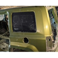 Стекло багажника заднее левое глухое Jeep Patriot 11-17 USA 068003727AA 68003727AA купить на разборке в Киеве в Виннице в Одессе отправляем в другие города