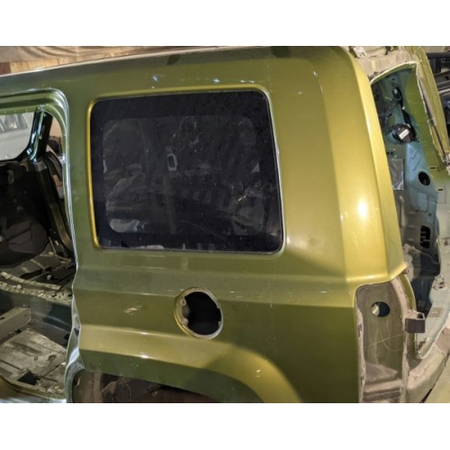 Стекло багажника заднее левое глухое Jeep Patriot 11-17 USA купить на разборке в Киеве в Виннице в Одессе 068003727AA, 68003727AA