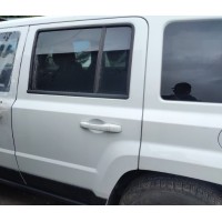 Молдинг дверь стекло центральный зад левый Jeep Patriot 11-17 USA 05067753AE 5067753AE купить на разборке в Киеве в Виннице в Одессе отправляем в другие города