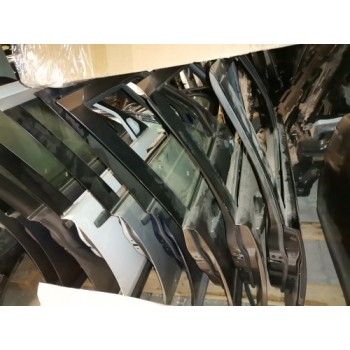 Дверь передняя правая голая Land Rover Discovery 4 L319 09-16 LR016462 купить на разборке в Киеве в Ровно в Одессе в Запорожье в Виннице в Черновцах в Харькове в Днепре