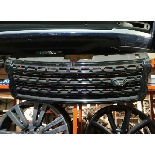 Решетка радиатора Range Rover l405 12-, LR046748, LR034247