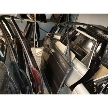Дверь задняя левая голая Range Rover Sport L494 13- LR044229 купить с разборки в Киеве в Ровно в Виннице в Черновцах в Одессе в Запорожье в Харькове в Днепре