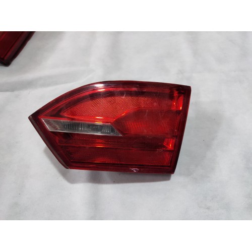 Задний внутренний фонарь правый в крышку багажника на VW Jetta 10-14 USA 5C6945094, 5C6-945-094 купить на разборке в Киеве в Одессе в Виннице