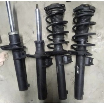 Стойка амортизатора в сборе передняя левая VW Jetta 14-17 USA 5C0413031AK 5C0-413-031-AK купить на разборке в Киеве в Одессе в Виннице отправляем в другие города