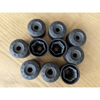 Заглушка колпачок колесного болта VW Passat b8 16-19 NMS USA 1K0601173 1K0-601-173 1K0-601-173-9B9 купить на разборке в Киеве в Одессе в Виннице отправляем в другие города