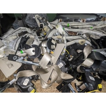 Ремень безопасности водитель VW Passat b8 NMS 16-19 USA бежевый перед лево 561857705EUHQ 561-857-705-E-UHQ купить на разборке в Киеве в Одессе в Виннице отправляем в другие города