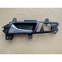 Ручка двери внутренняя перед лев VW Passat b7 NMS USA 561837113 561-837-113 купить на разборке в Киеве в Одессе в Виннице отправляем другие города