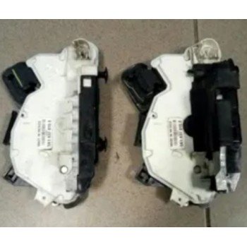Замок двери задней правой VW Jetta 14-17 USA 5K4839016AH 5K4-839-016-AH купить на разборке в Киеве в Одессе в Виннице отправляем в другие города