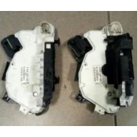 Замок двери задней правой VW Jetta 14-17 USA 5K4839016AH 5K4-839-016-AH купить на разборке в Киеве в Одессе в Виннице отправляем в другие города