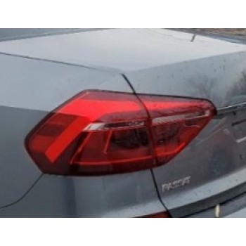 Фонарь задний внешний левый в крыло галоген VW Passat b8 16-19 NMS USA 561945095N 561-945-095-N купить на разборке в Киеве в Одессе в Виннице отправляем в другие города