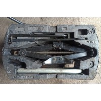 Органайзер в запасное колесо инструмент домкрат VW Passat b8 NMS 16-19 USA 561012115а 561-012-115-а купить на разборке в Киеве в Одессе в Виннице отправляем в другие города