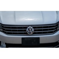 Решетка радиатора grill со значком VW Passat b8 16-19 NMS USA 561853651FOQE 561-853-651-F-OQE купить на разборке в Киеве в Одессе в Виннице отправляем в другие города