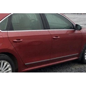 Дверь передняя правая красная голая VW Passat b8 16-19 NMS USA 561831056G 561-831-056-G купить на разборке в Киеве в Одессе в Виннице отправляем в другие города