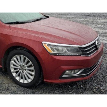 Крыло переднее правое красное голое VW Passat b8 16-19 NMS USA 561821022A 561-821-022-A купить на разборке в Киеве в Одессе в Виннице отправляем в другие города