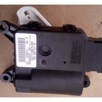 Актуатор заслонка моторчик привод печки VW Passat b7 под климат 561907511B 561-907-511-B купить на разборке в Киеве в Одессе в Виннице отправляем в другие города