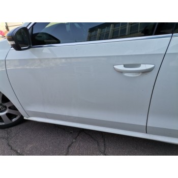 Дверь передняя левая белая LB9A голая VW Passat B7 USA 561831055G 561-831-055-G купить на разборке в Киеве в Одессе в Виннице отправляем в другие города