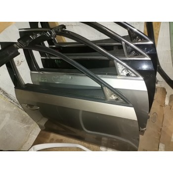 Дверь голая передняя правая VW Passat B7 USA 561831056G 561-831-056-G купить на разборке в Киеве в Одессе в Виннице отправляем в другие города