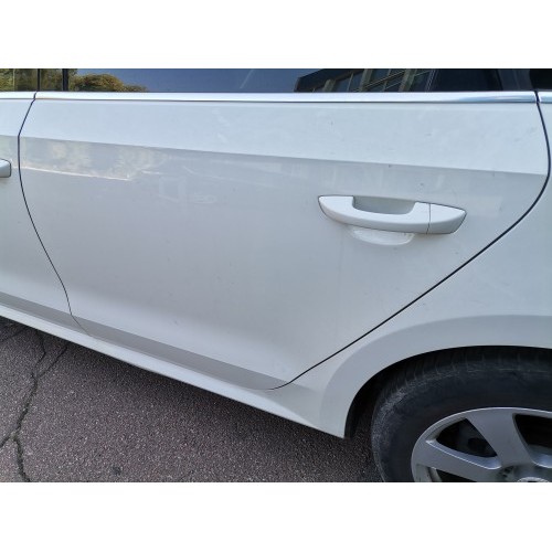 Дверь задняя левая белая LB9A голая VW Passat B7 USA 561833055C, 561-833-055-C купить на разборке в Киеве в Одессе в Виннице