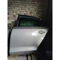 Дверь задняя левая серебро LA7W голая VW Passat B7 USA 561833055C 561-833-055-C купить на разборке в Киеве в Одессе в Виннице отправляем в другие города