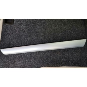 Накладка задняя левая двери VW Passat b7 USA под алюминий 561867419 561-867-419 купить на разборке в Киеве в Одессе в Виннице отправляем в другие города