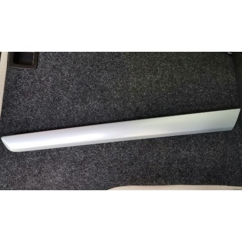 Накладка задняя левая двери VW Passat b7 USA под алюминий 561867419, 561-867-419 купить на разборке в Киеве отправляем в другие города