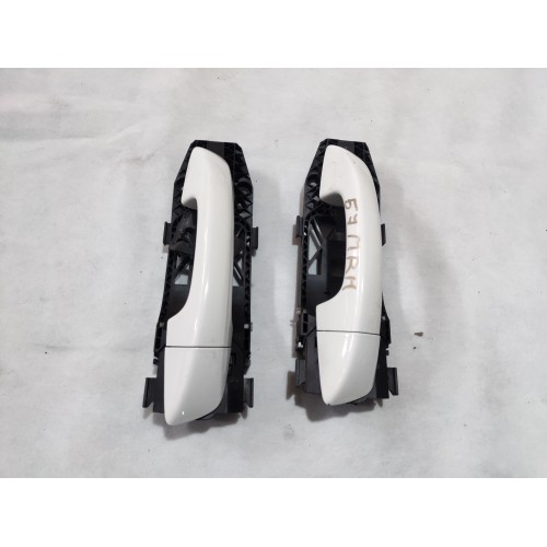 Ручка передней правой двери внешняя VW Passat B7 11-15 USA 1K8837206FGRU, 1K8-837-206-F-GRU купить на разборке в Киеве в Одессе в Виннице