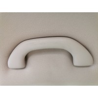Ручка потолка передняя правая VW Passat b7 USA беж 561857607BY20 561-857-607-B-Y20 купить на разборке в Киеве в Одессе в Виннице отправляем в другие города