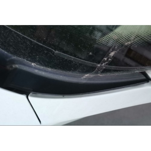 Уплотнитель решетки дворников левый VW Passat b7 USA 11-15 NMS 561819447B9B9, 561-819-447-B-9B9 купить на разборке в Киеве в Одессе в Виннице
