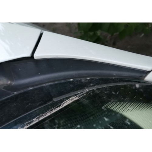 Уплотнитель решетки дворников правый VW Passat b7 USA 11-15 NMS 561819448B9B9, 561-819-448-B-9B9 купить на разборке в Киеве в Одессе в Виннице